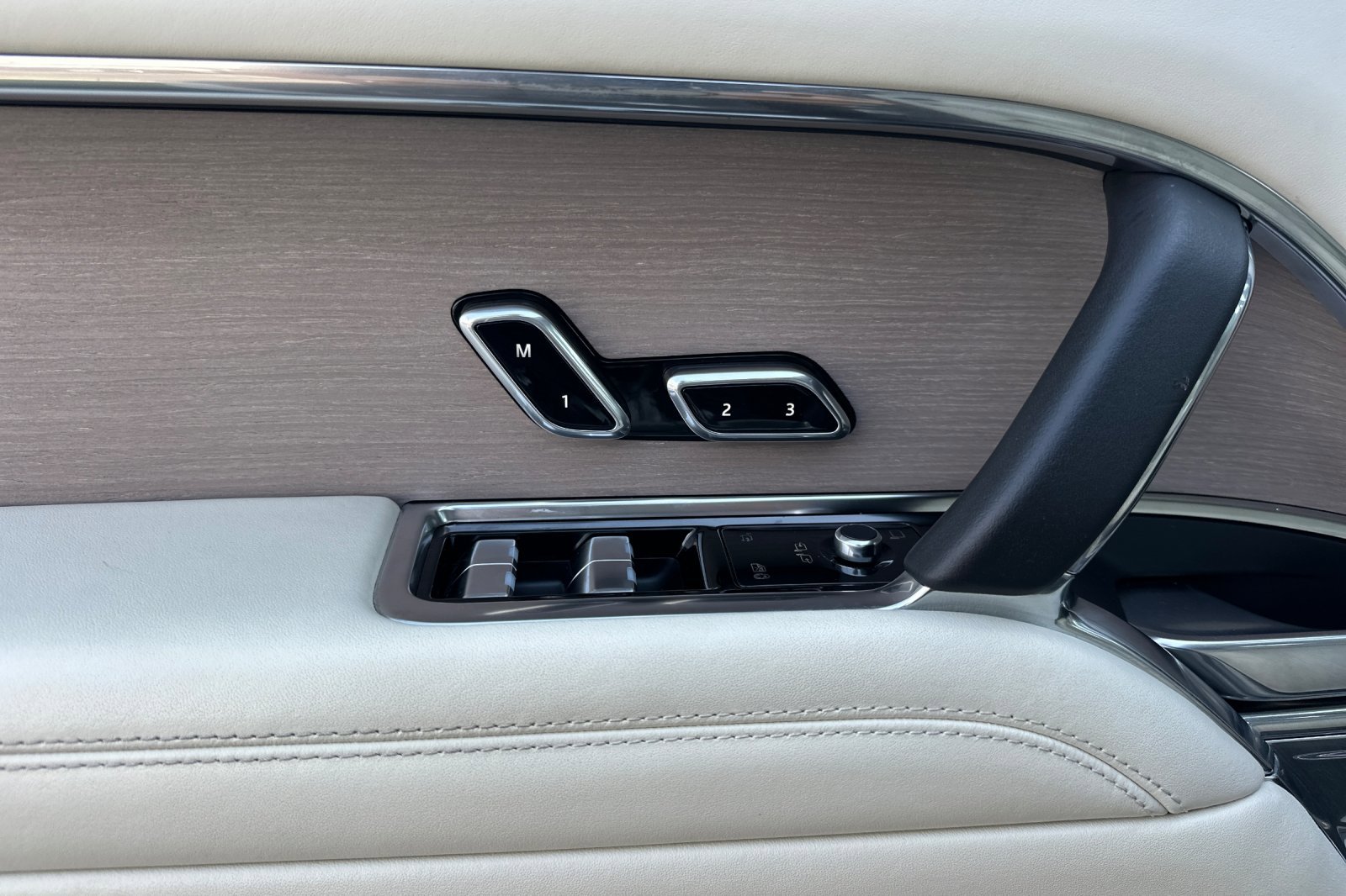 2023 Land Rover Range Rover First Edition photo 9
