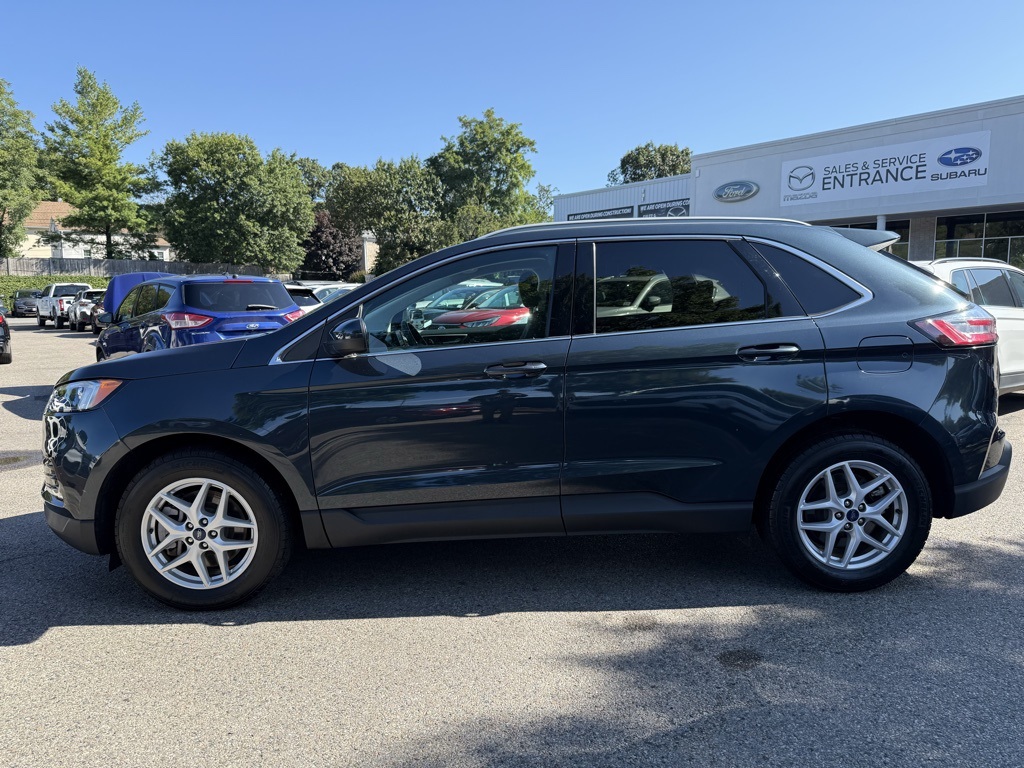 2022 Ford Edge SEL photo 11