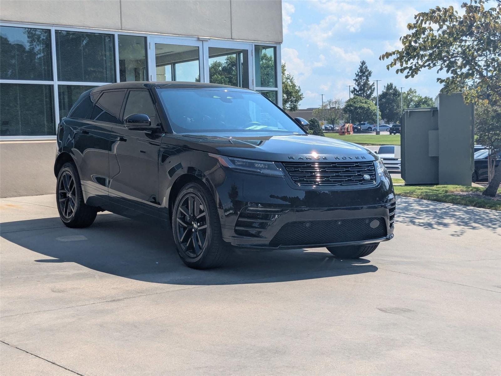 2025 Land Rover Range Rover Velar SE photo 2