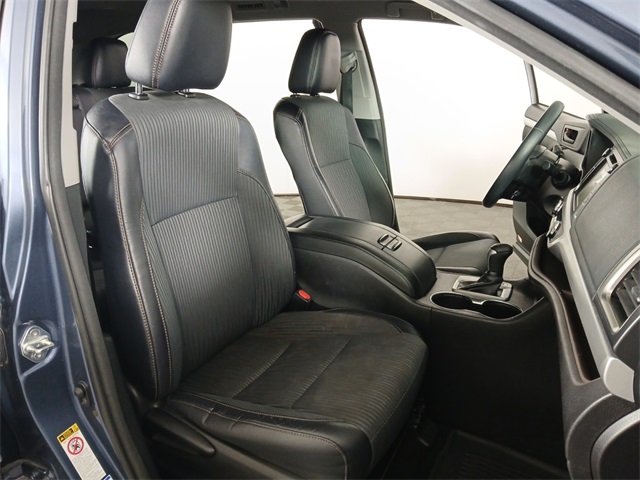 2016 Toyota Highlander LE Plus photo 20