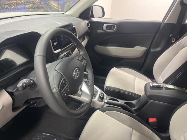 2026 Hyundai Venue SEL photo 7