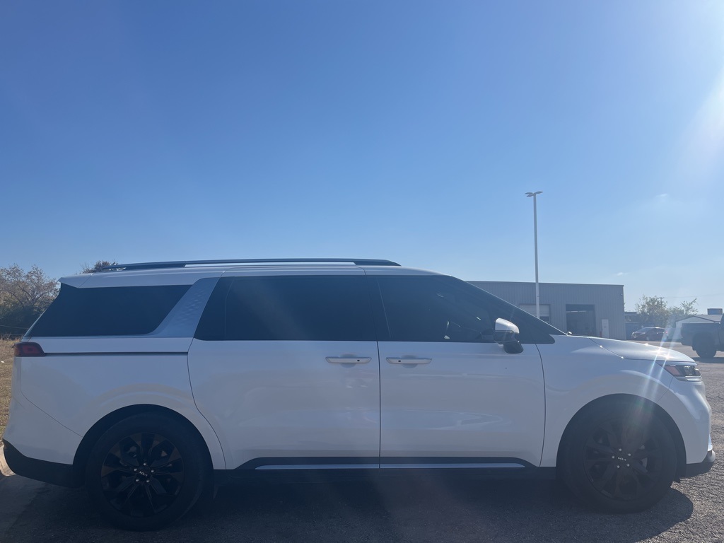 2024 Kia Carnival SX Prestige photo 2