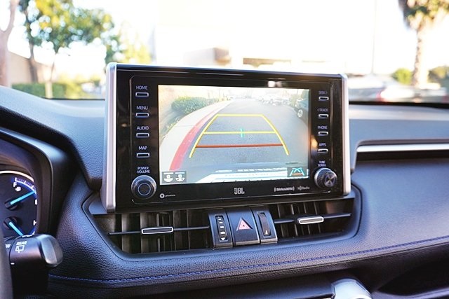 Used 2020  Toyota XSE image 25