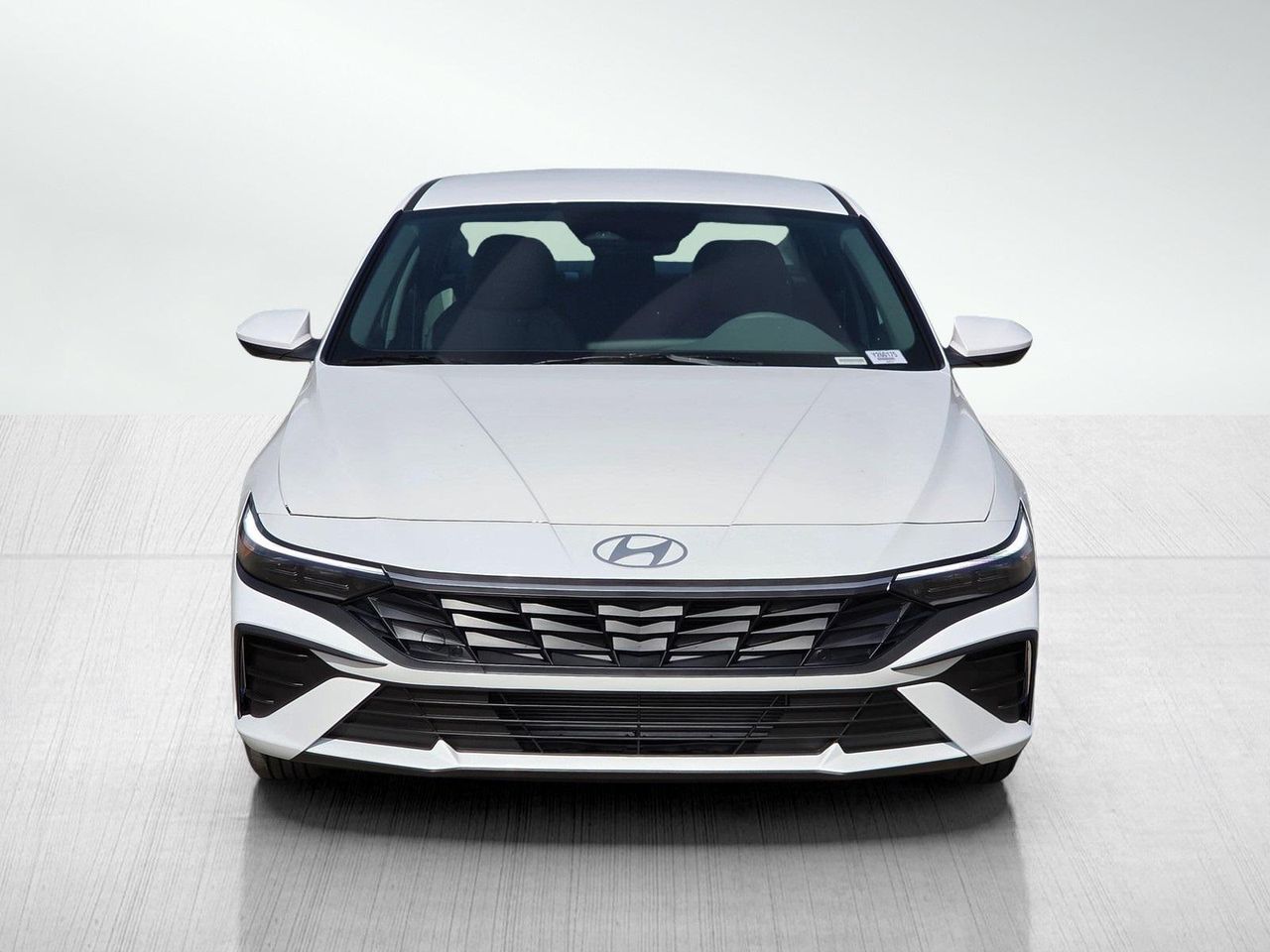 2026 Hyundai Elantra SE photo 2