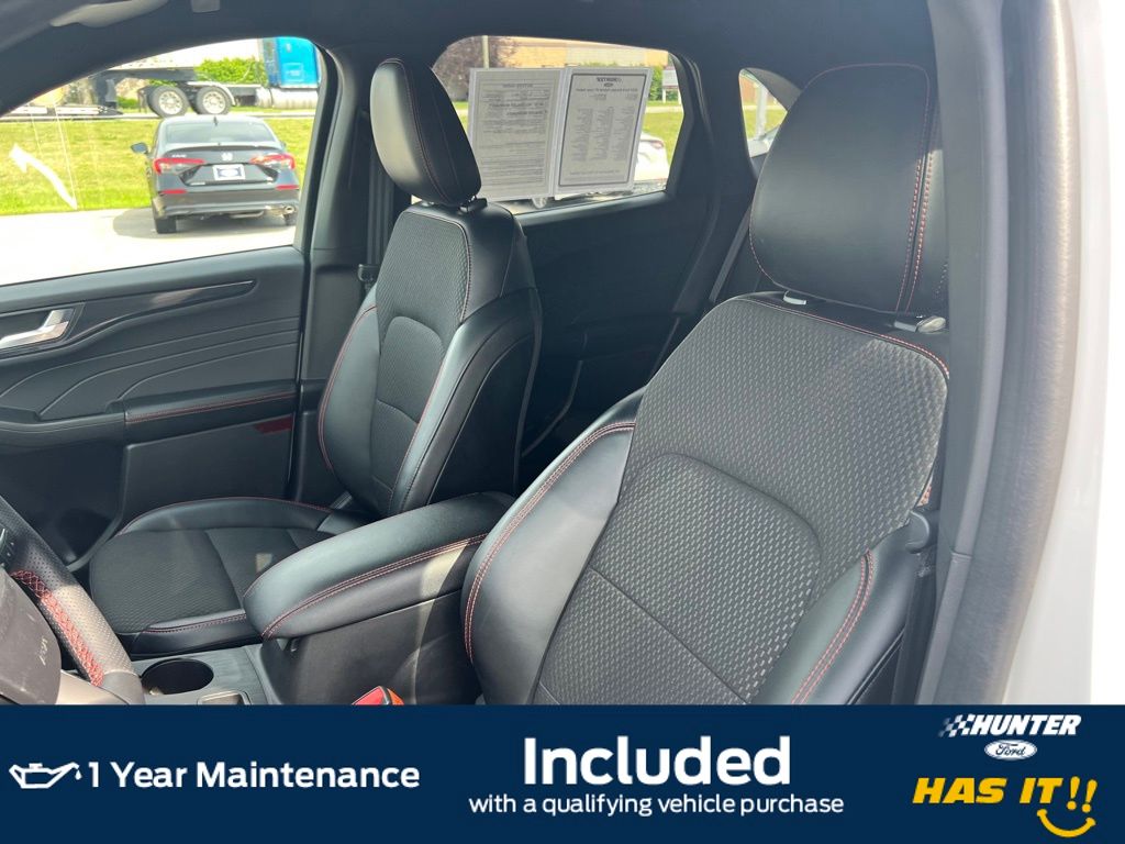2024 Ford Escape Hybrid ST-Line Select photo 5