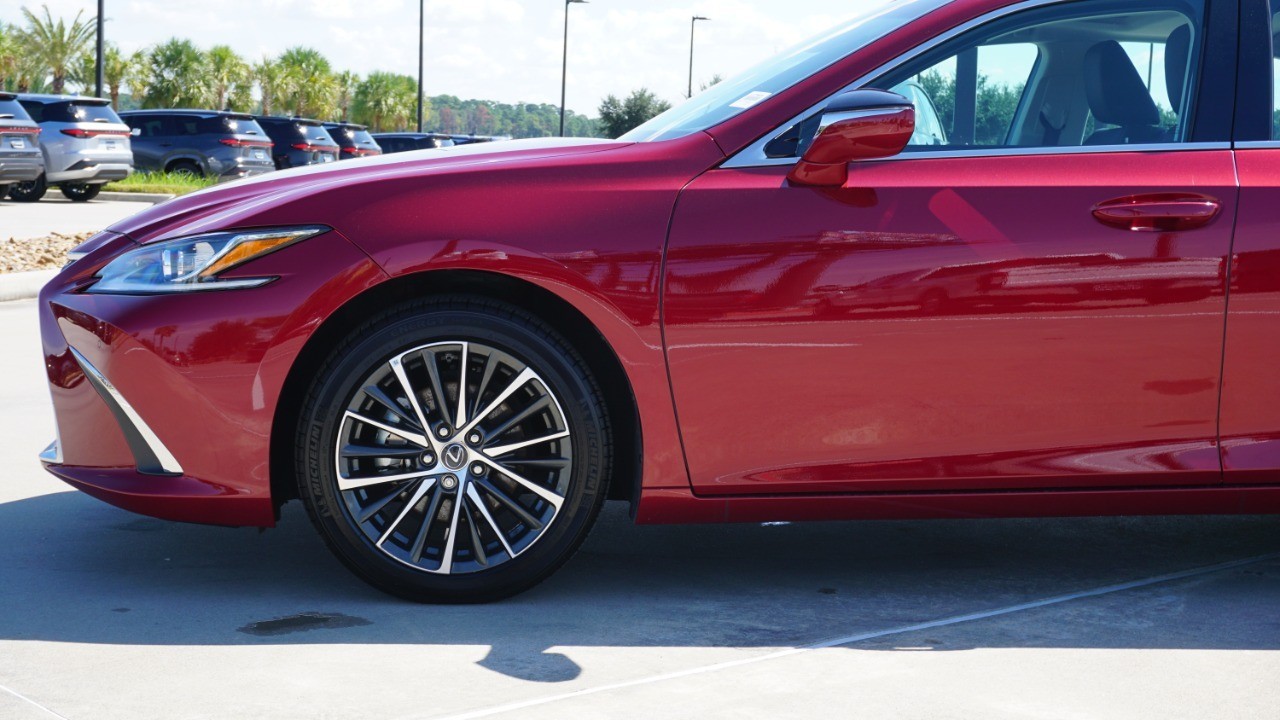 2024 Lexus ES 250 Premium photo 8