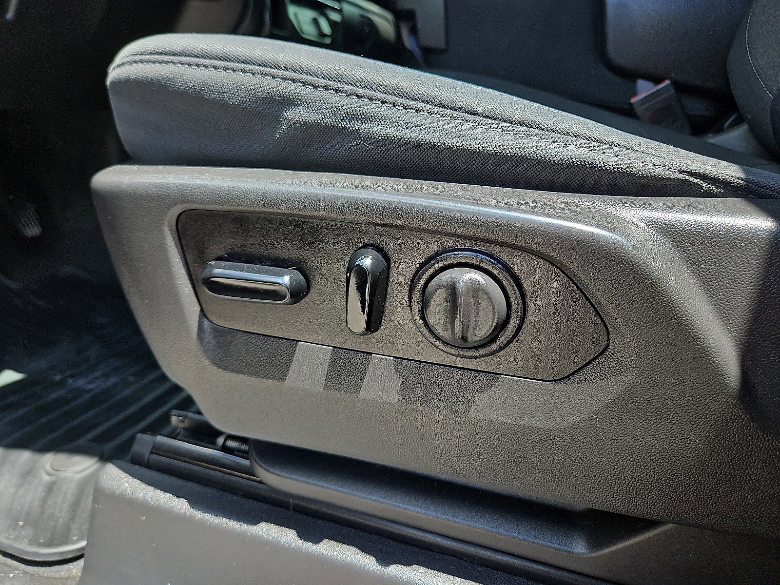 2021 Chevrolet Silverado 1500 LT photo 28