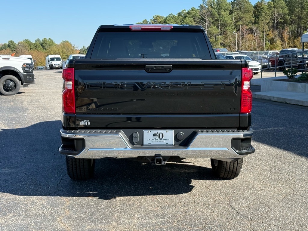 2022 Chevrolet Silverado 1500 LT photo 4