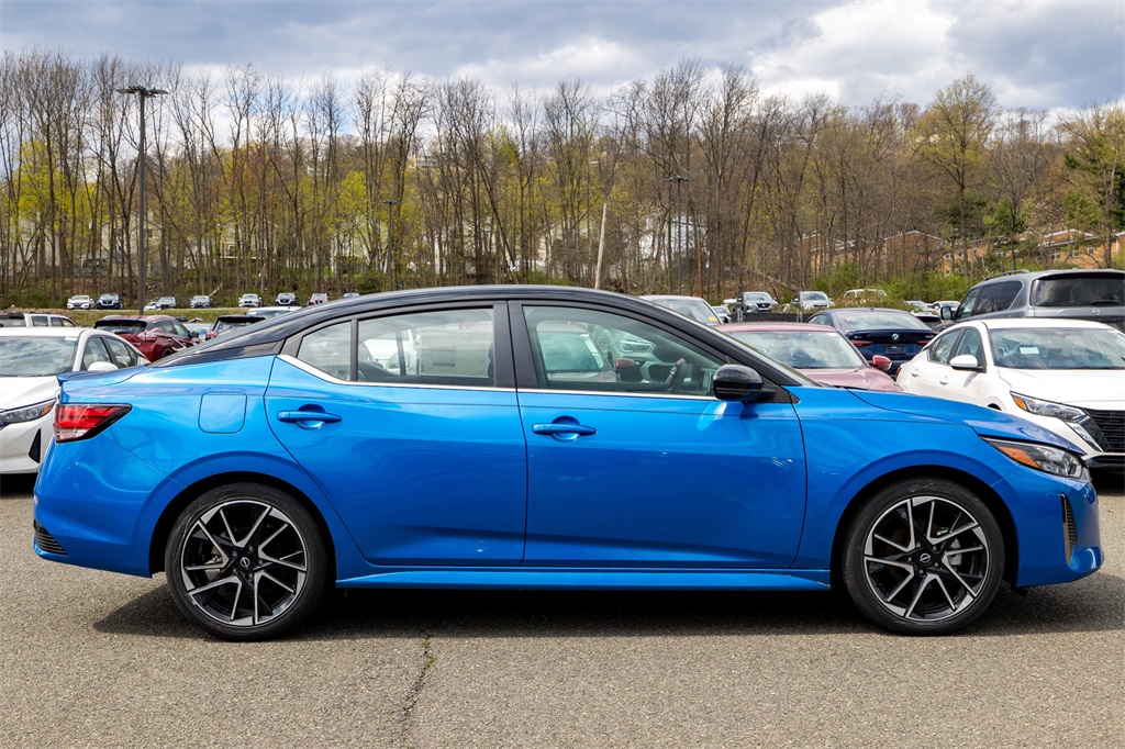 2024 Nissan Sentra SR photo 4