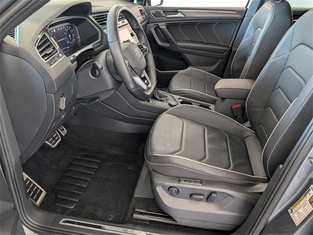 2022 Volkswagen Tiguan SEL Premium R-Line photo 3