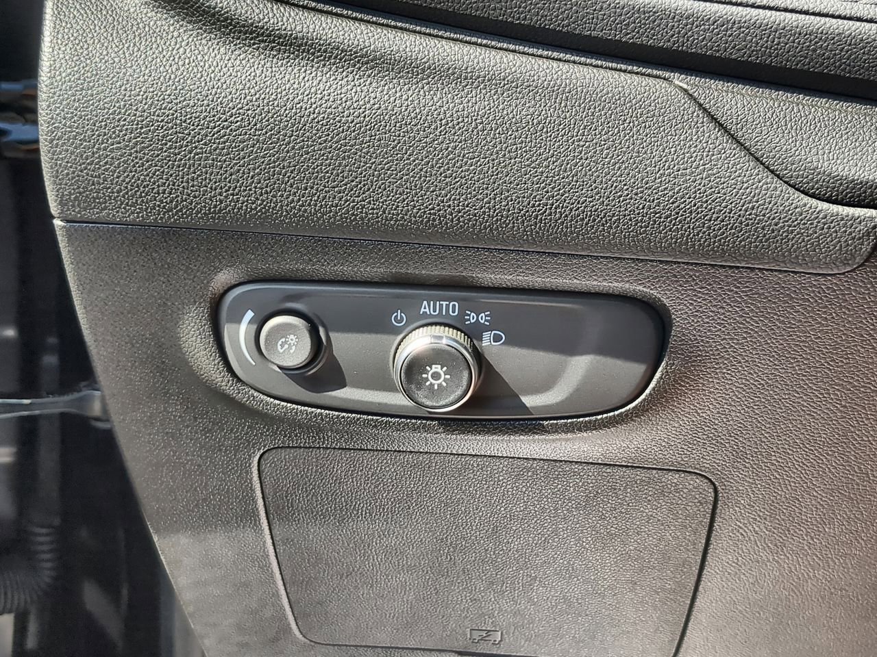 2026 Buick Encore GX Sport Touring photo 17