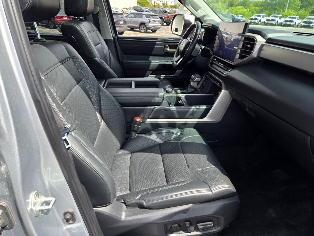 2023 Toyota Tundra Limited photo 3