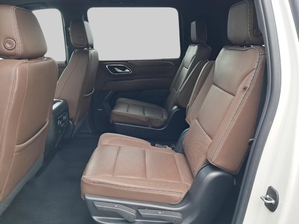 2023 Chevrolet Suburban High Country photo 7