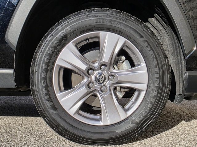 2022 Toyota RAV4 XLE photo 24