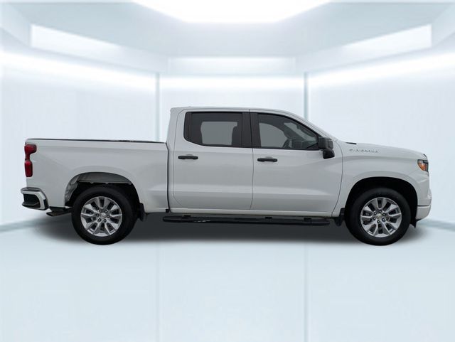 2024 Chevrolet Silverado 1500 Custom photo 4