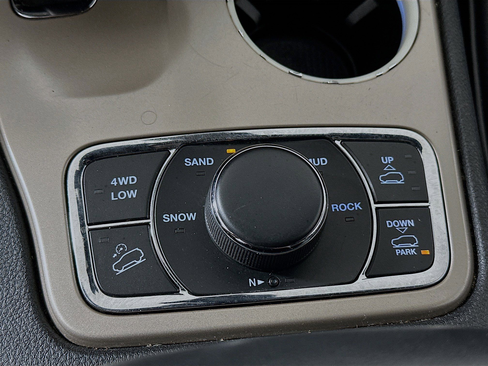 2015 Jeep Grand Cherokee Overland photo 19