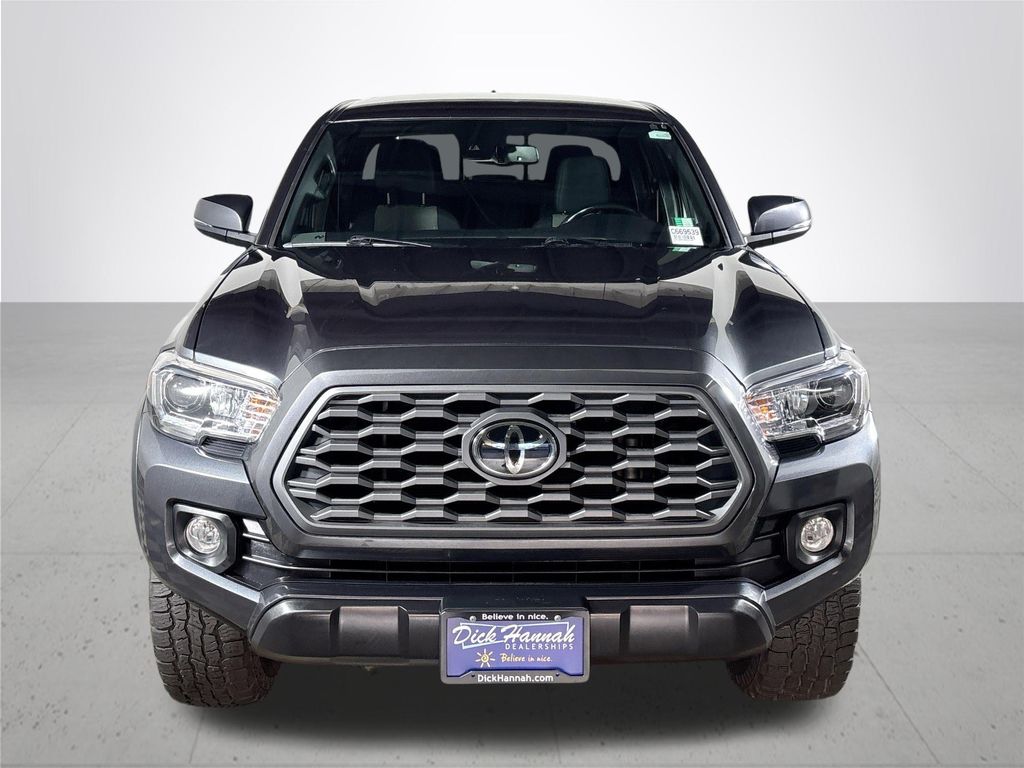 2021 Toyota Tacoma TRD Sport photo 3