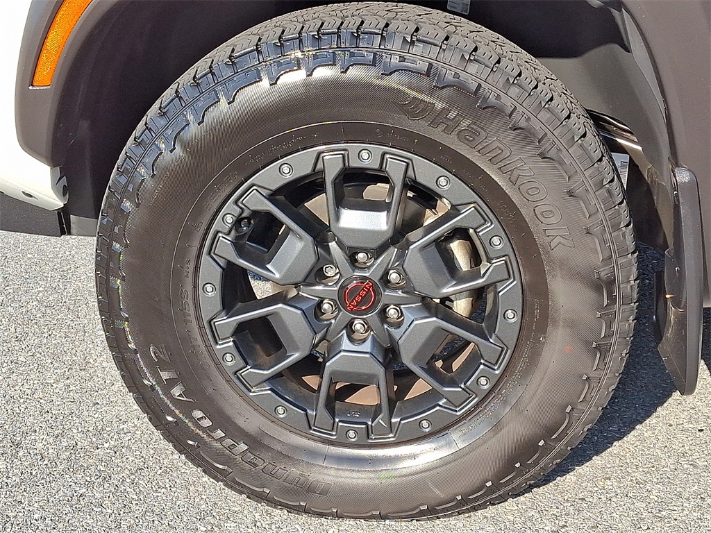 2024 Nissan Frontier PRO-4X photo 26