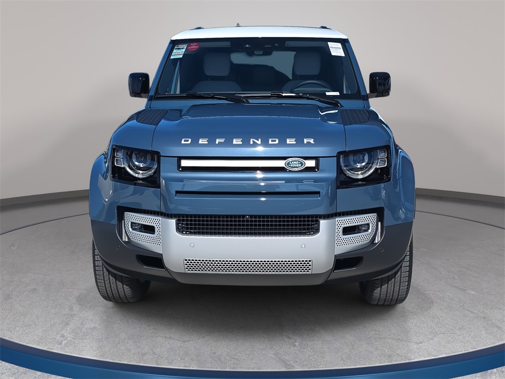 2025 Land Rover Defender 110 S photo 2