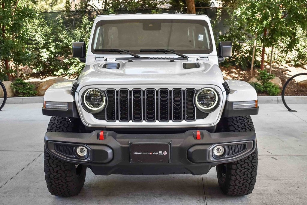 2025 Jeep Wrangler Rubicon photo 2