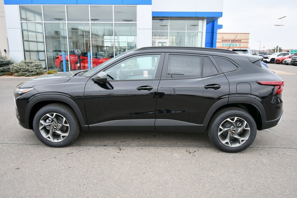 2025 Chevrolet Trax LT photo 3