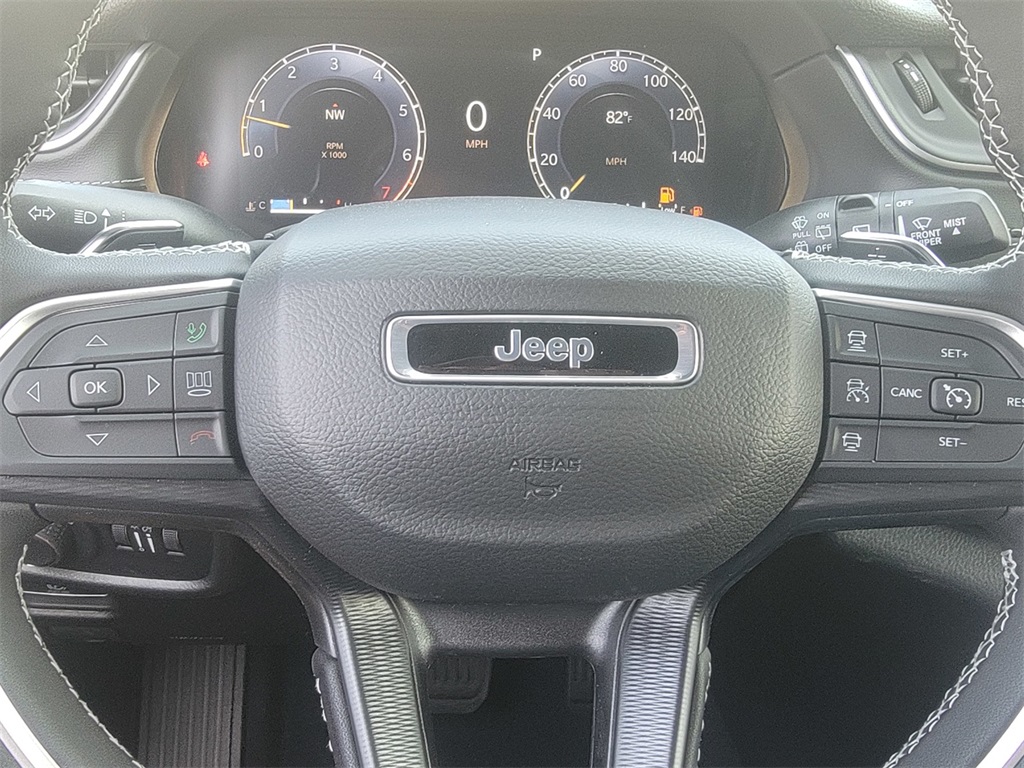 2025 Jeep Grand Cherokee Laredo Altitude X photo 16