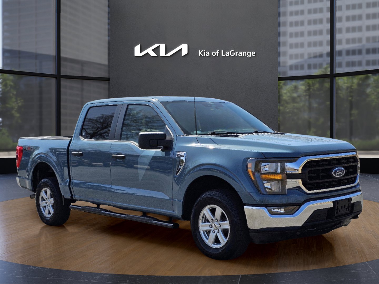 2023 Ford F-150 XLT photo 3
