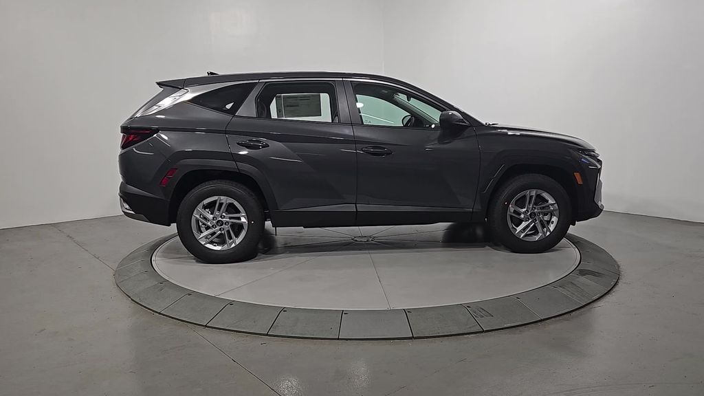 2026 Hyundai Tucson SE photo 6
