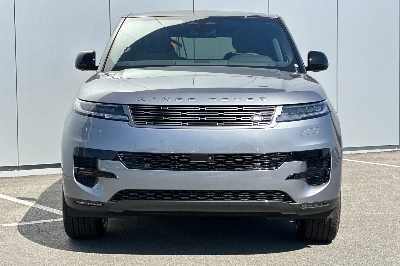 2025 Land Rover Range Rover Sport SE photo 9