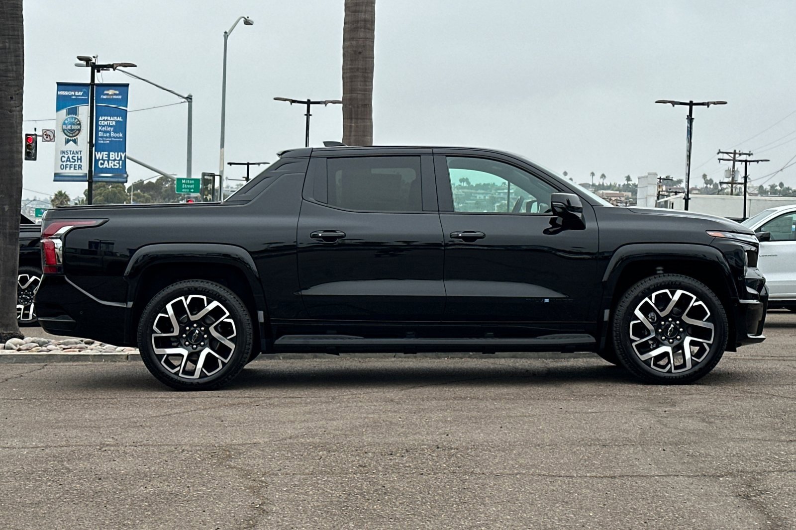 2024 Chevrolet Silverado EV RST photo 3
