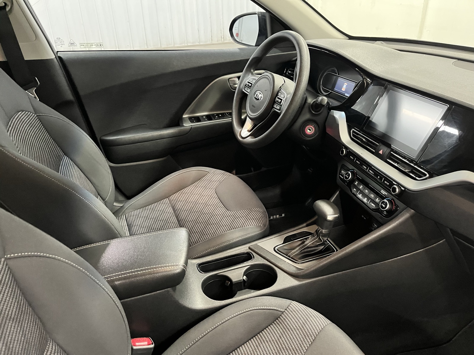 2021 Kia Niro LX photo 18