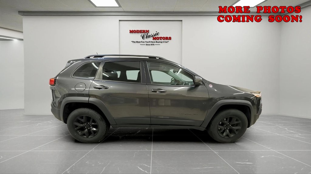 2016 Jeep Cherokee Trailhawk photo 2