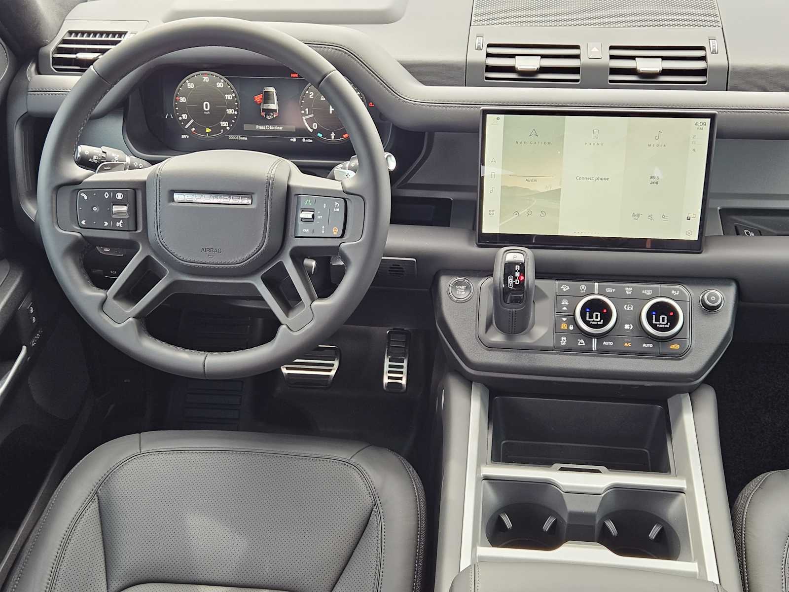 2025 Land Rover Defender 130 V8 photo 26