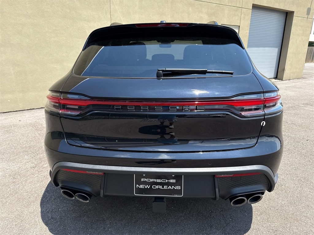 2025 Porsche Macan S photo 11