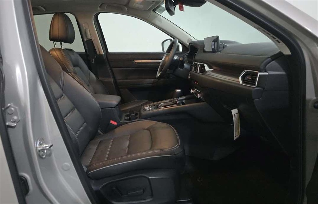 2025 Mazda CX-5 2.5 S Preferred photo 6