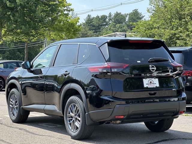 2025 Nissan Rogue S photo 2