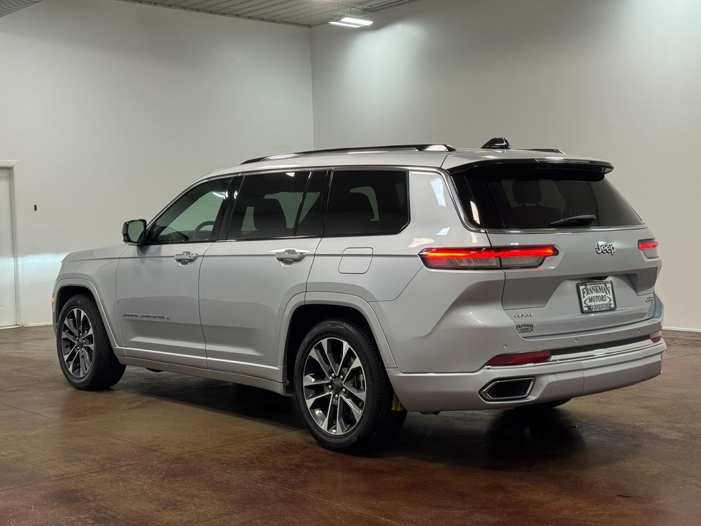 2024 Jeep Grand Cherokee Overland photo 3