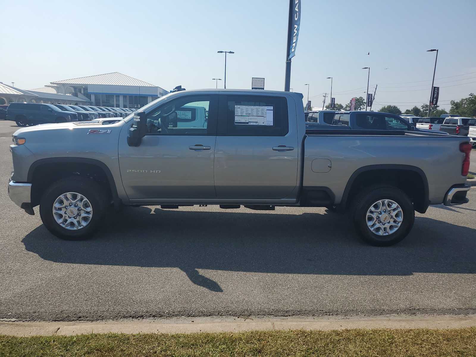2026 Chevrolet Silverado 2500HD LT photo 3