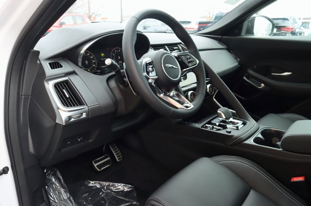 2024 JAGUAR E-PACE - Image 12