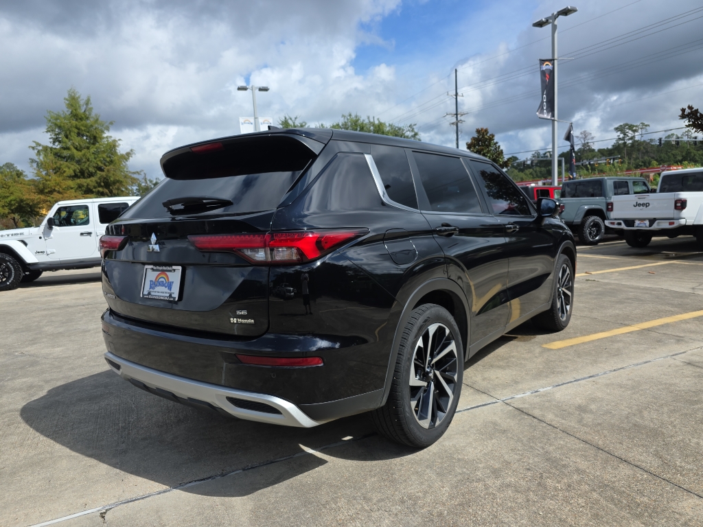 2023 Mitsubishi Outlander SE photo 9