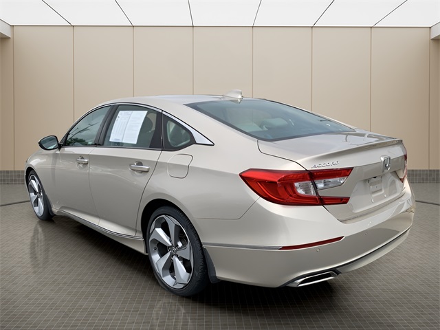 2018 Honda Accord Touring photo 3