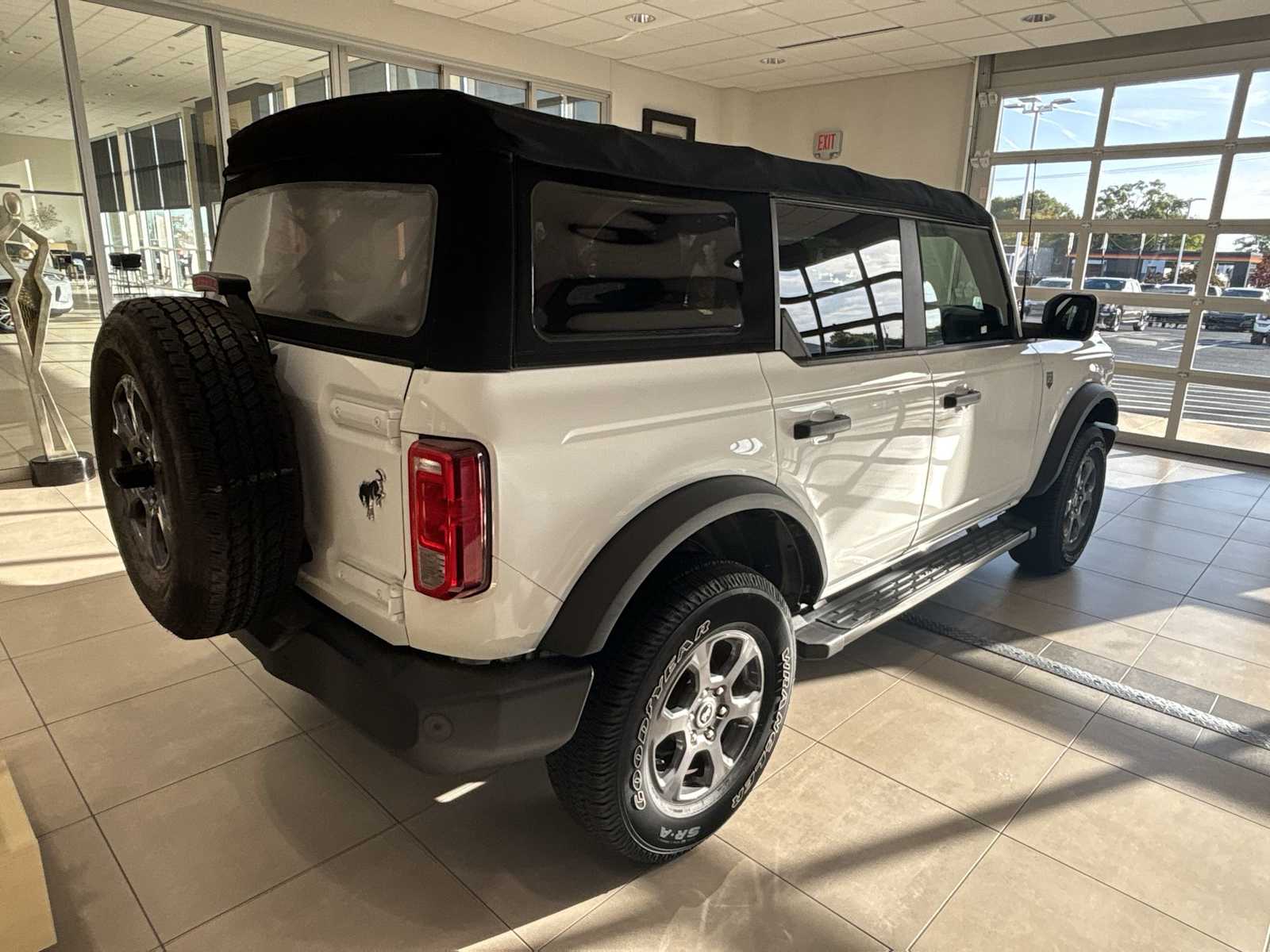 2022 Ford Bronco Big Bend photo 2