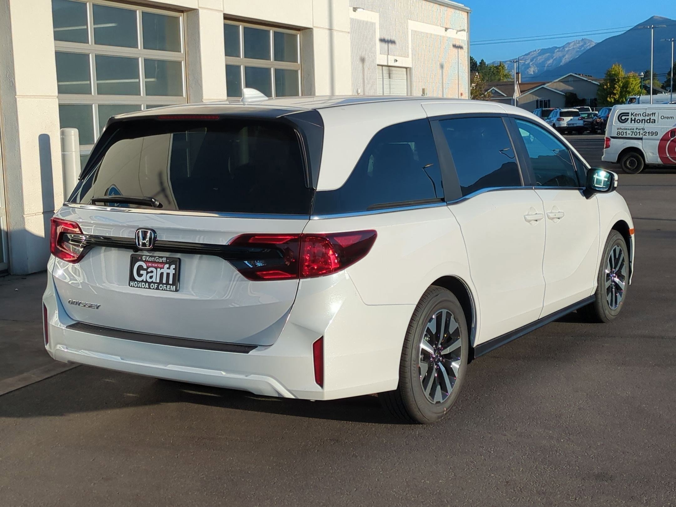 2026 Honda Odyssey EX-L photo 3