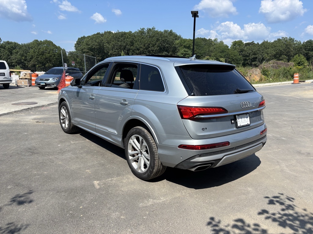 2025 Audi Q7 55 Premium Plus photo 7
