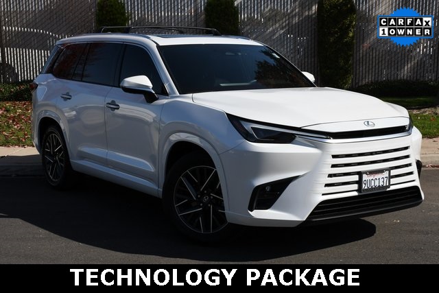 2025 Lexus TX Premium's photo