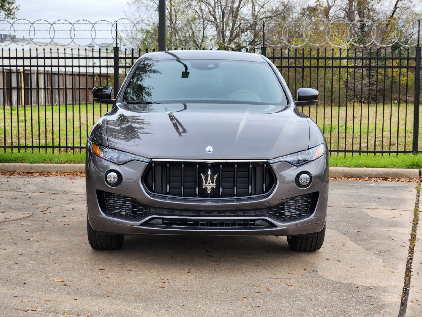 2024 Maserati Levante GT photo 2