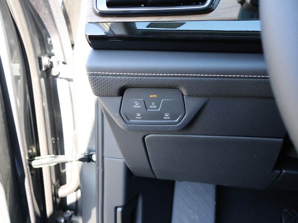 2025 Volkswagen Atlas SE Technology photo 33