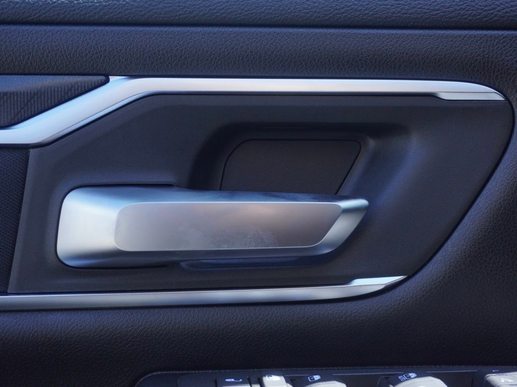 New 2026 Bright White Clear-Coat Exterior Paint RAM Big Horn Sport Appearance Edition image 11