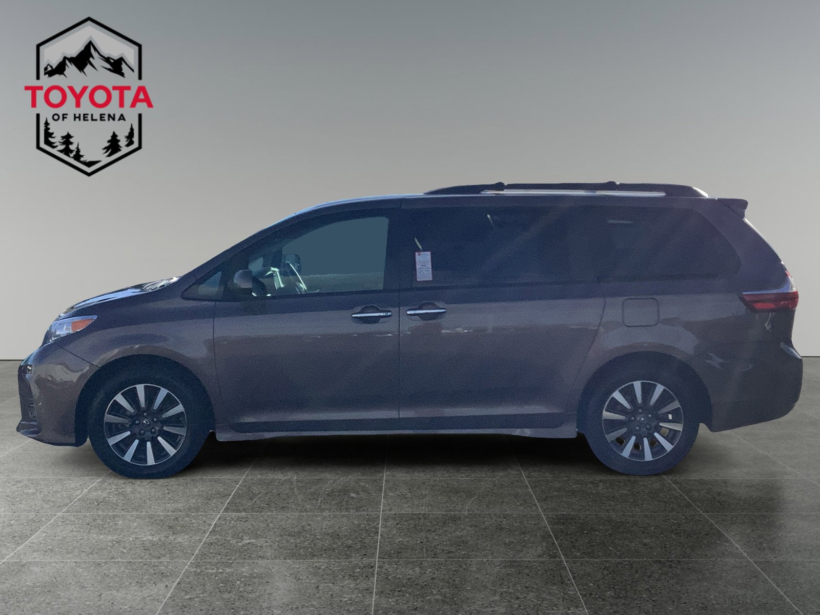 2018 Toyota Sienna XLE Limited Premium photo 2
