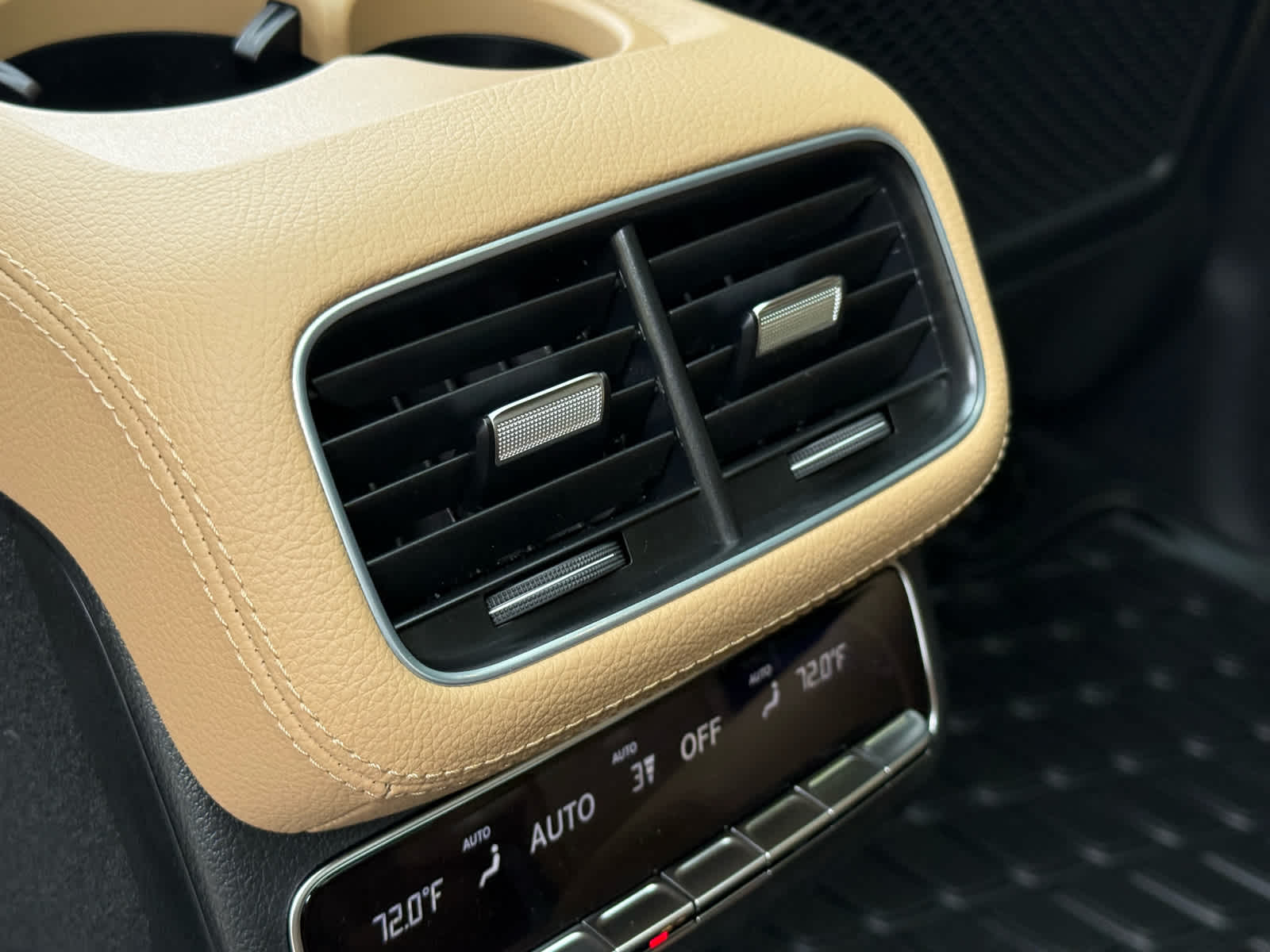 2026 Mercedes Benz GLS 450 4MATIC photo 28